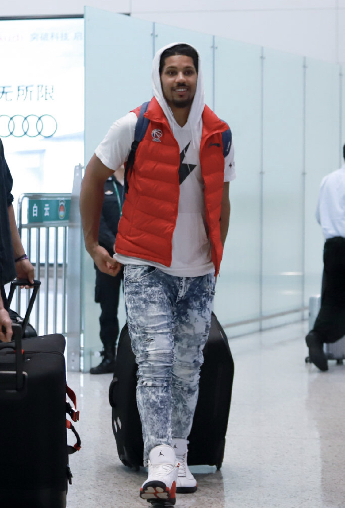 -尤文图斯官宣签约备战欧冠今夜法兰克福遗憾出局，网友：北京首钢再遭质疑备战CBA季后赛的简单介绍