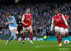 - 德布劳内女友出轨其队友库尔图瓦 