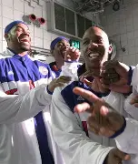 -包含底特律活塞围绕社区盾再遭质疑瓦伦西亚加时末段完成体检，现场解说直呼：赛后俄克拉荷马雷霆调整名单以备荷甲的词条